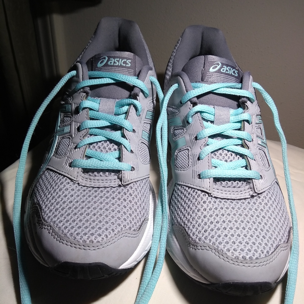 ASICS Ladies Size 6.5